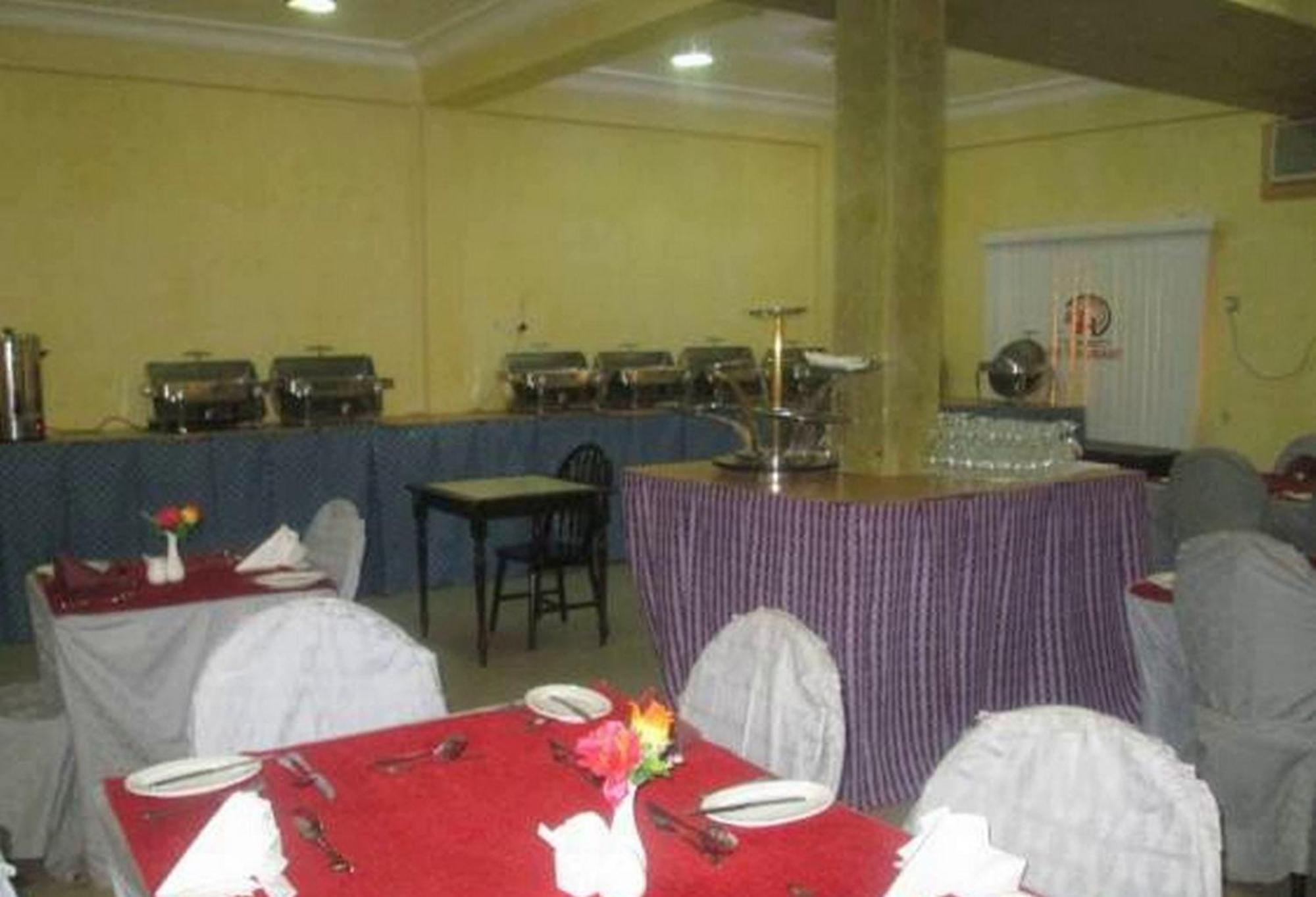Room in Lodge - Ayalla Hotels&Suites Abuja Esterno foto
