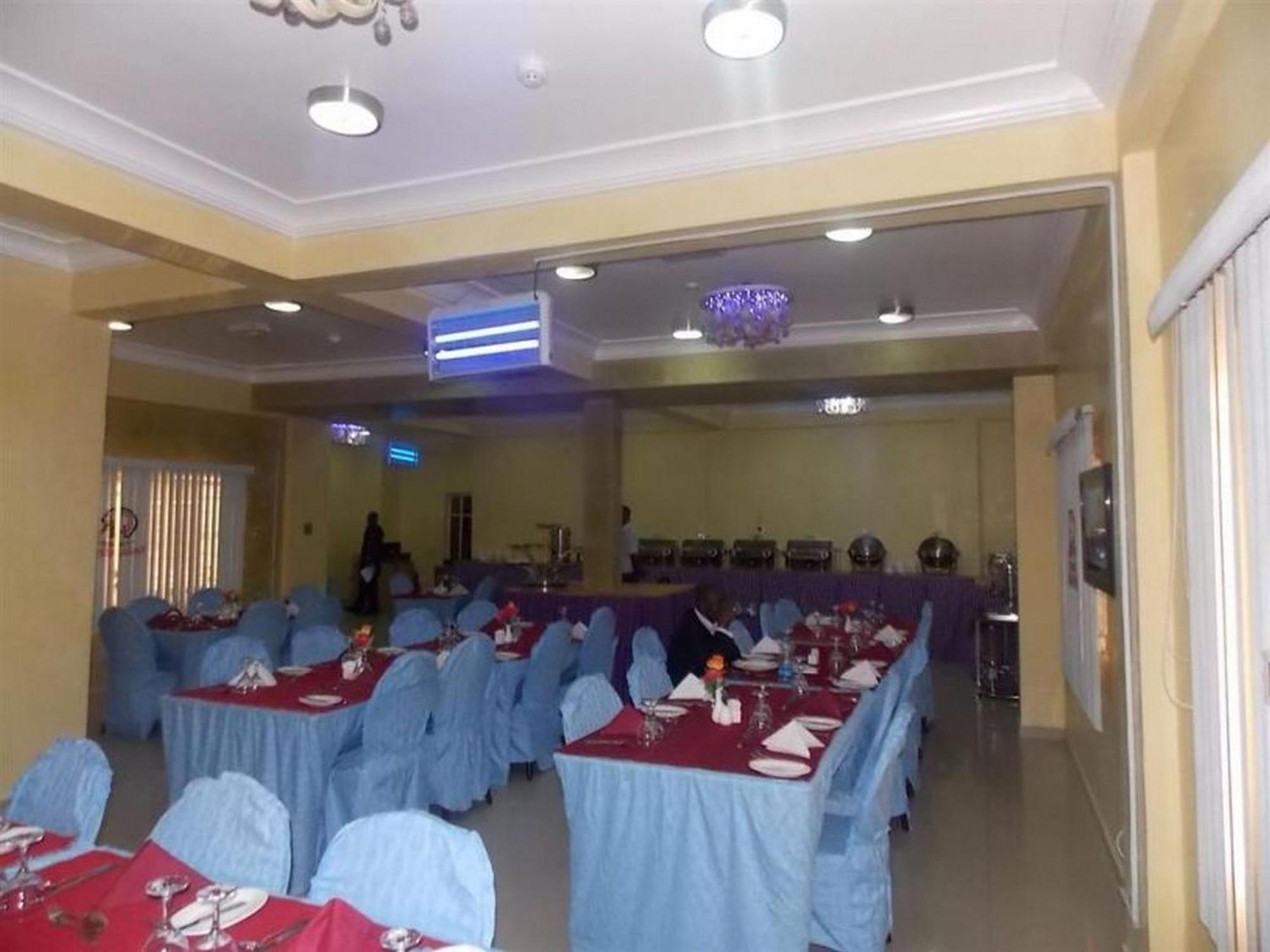 Room in Lodge - Ayalla Hotels&Suites Abuja Esterno foto