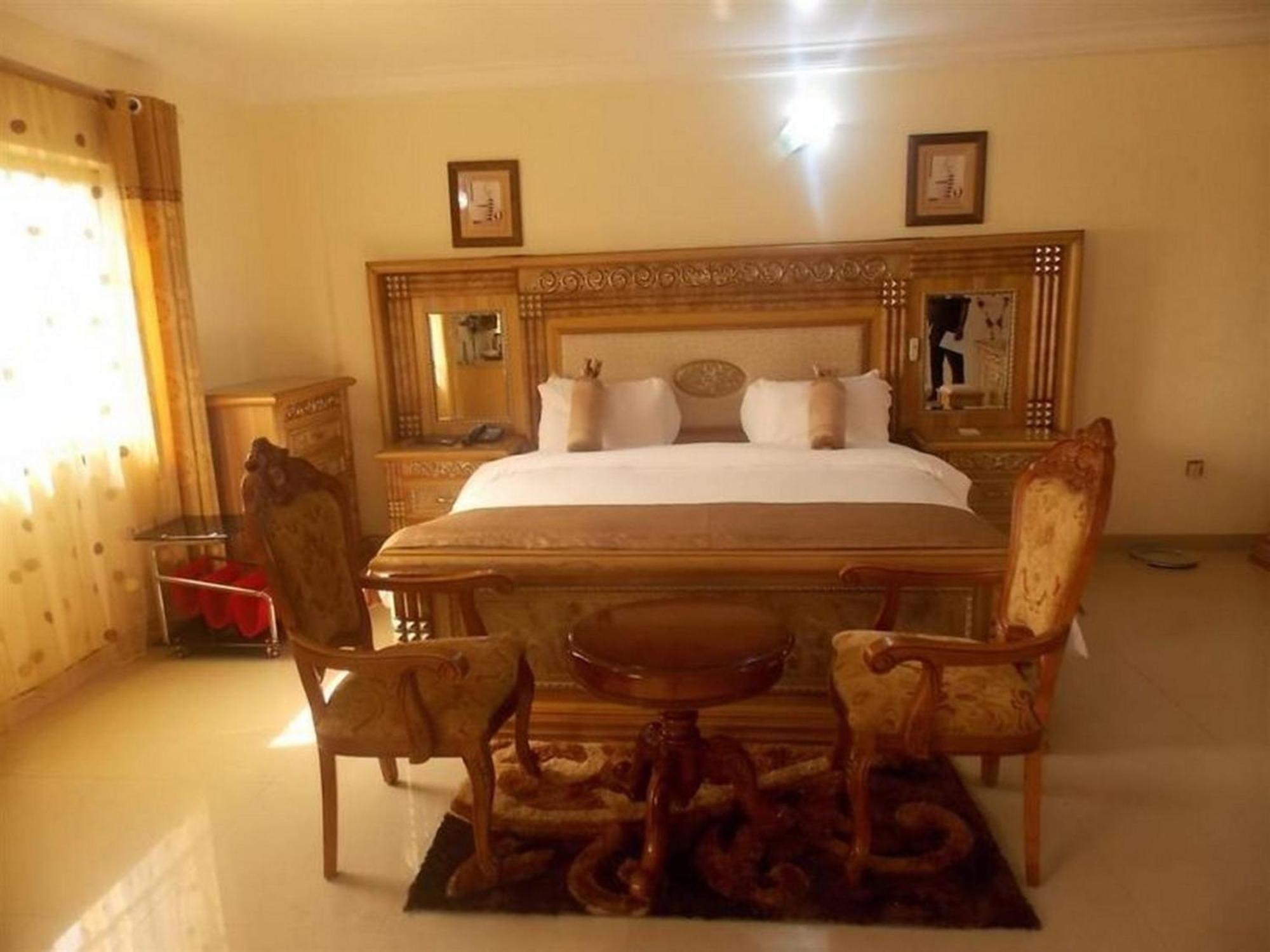 Room in Lodge - Ayalla Hotels&Suites Abuja Esterno foto
